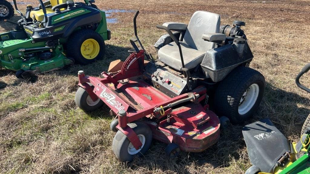 Exmark Lazer Z Equipment Image0