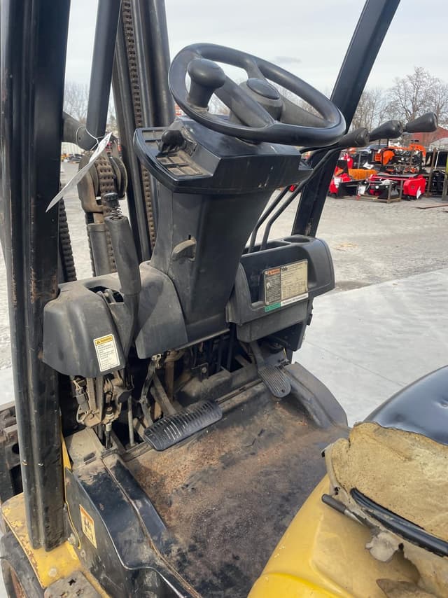 Image of Yale GLC030VXNUSE094 equipment image 4