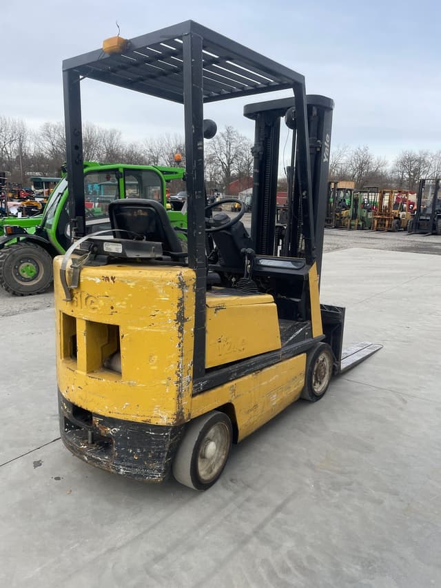 Image of Yale GLC030BFNUAE082 equipment image 2