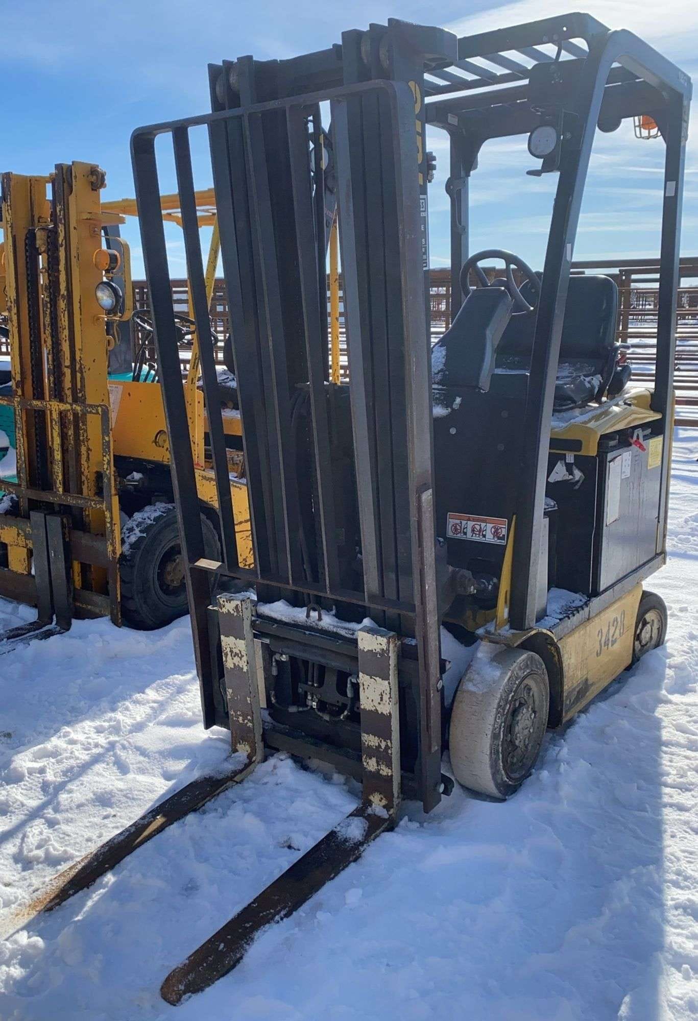 Yale ERC030VAN36TE082 Equipment Image0