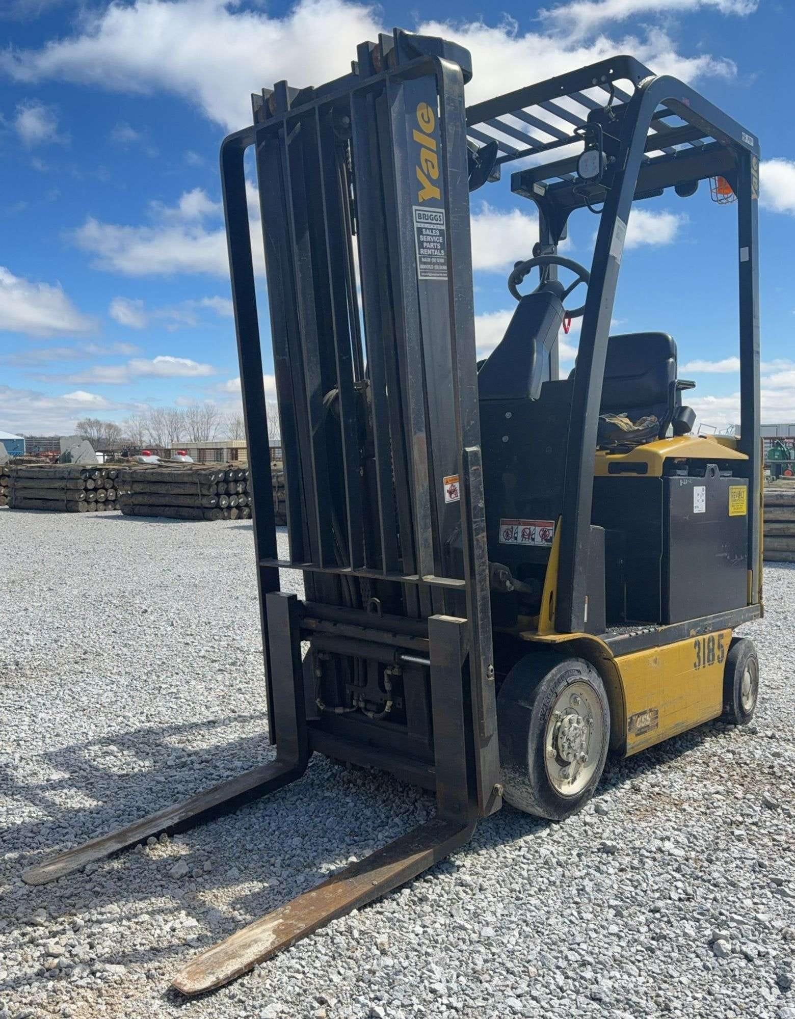 Yale ERC030VAN36TE082 Equipment Image0