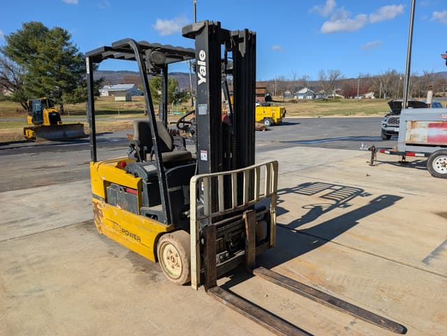 Image of Yale ERP035THN36TE082 equipment image 4