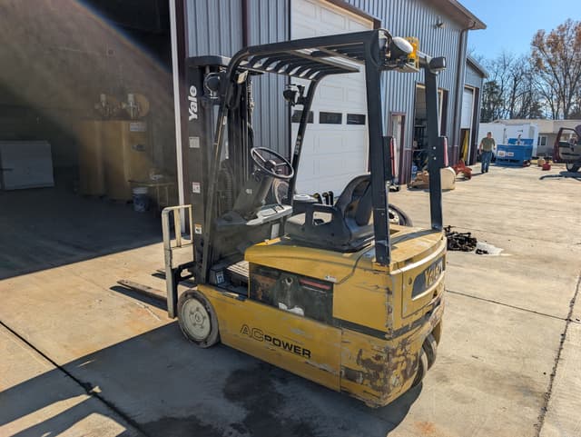 Image of Yale ERP035THN36TE082 equipment image 2