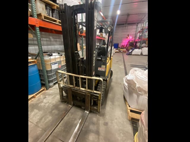 Image of Yale GLP050RGEUAE090 equipment image 1