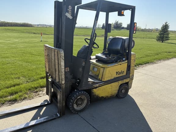 Image of Yale GLC040 equipment image 1