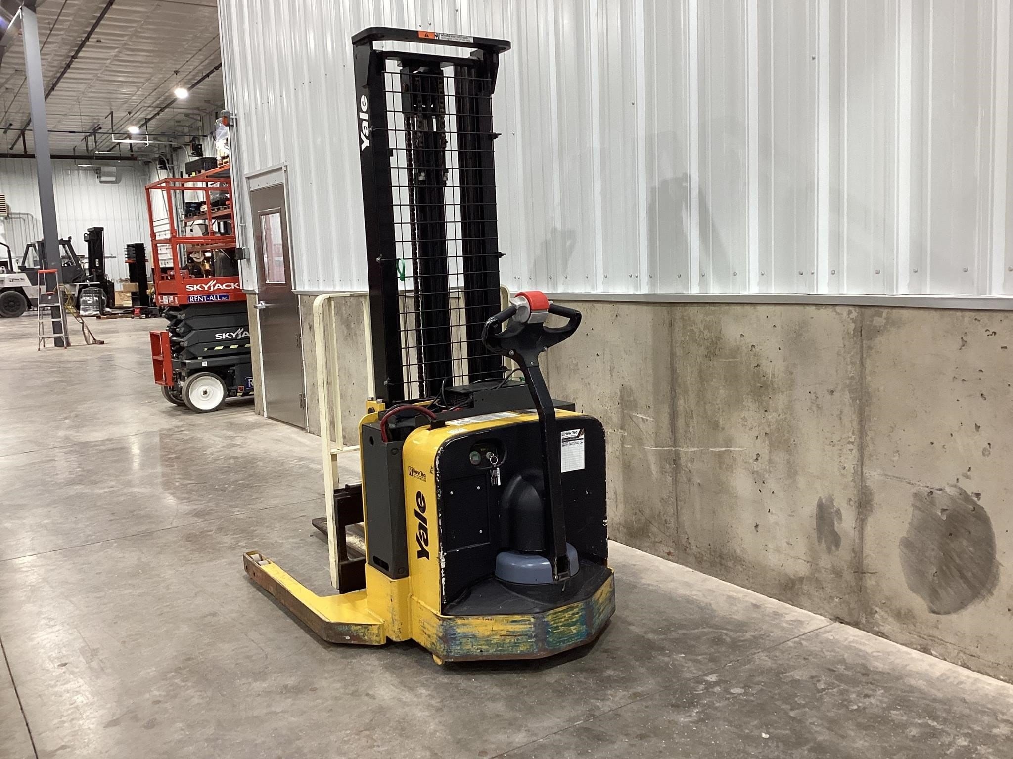 2015 Yale MSW040SF Equipment Image0