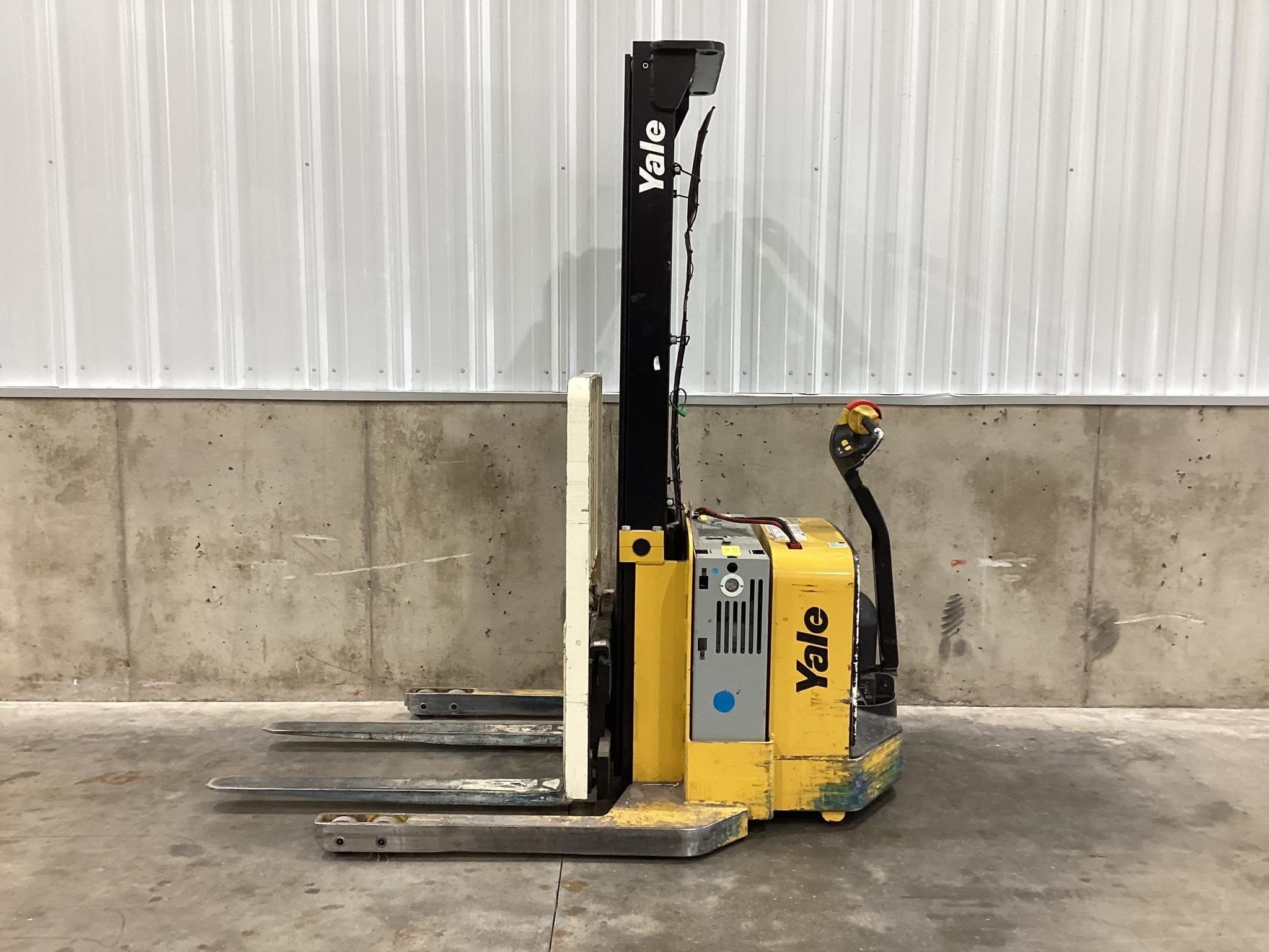 2013 Yale MSW040SF Equipment Image0