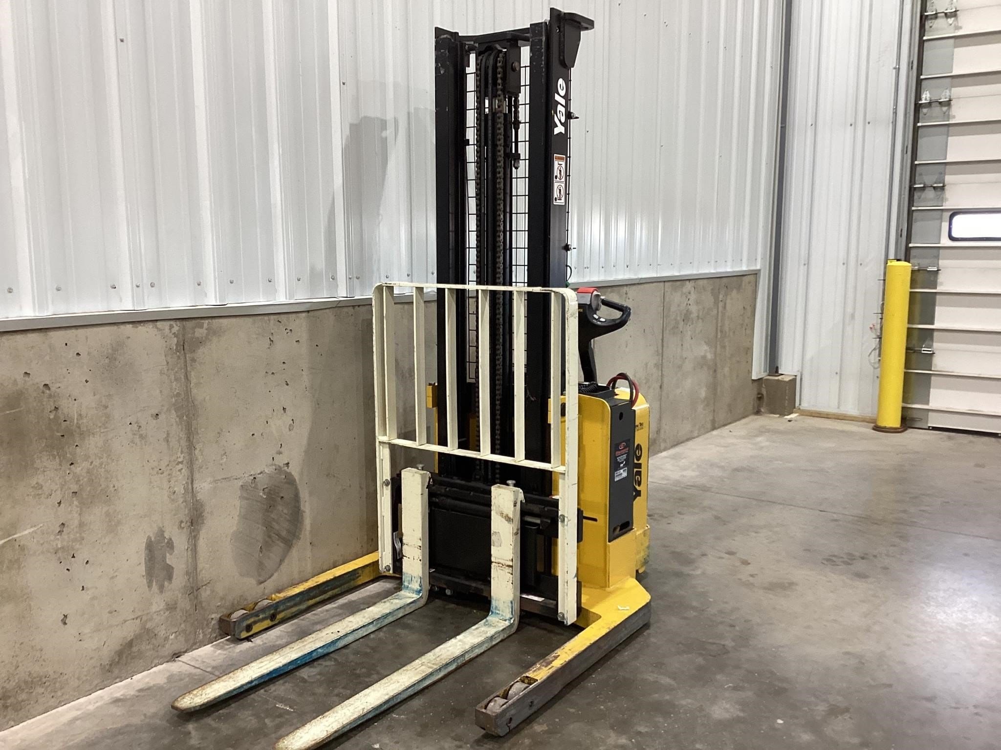 2017 Yale MSW040SF Equipment Image0