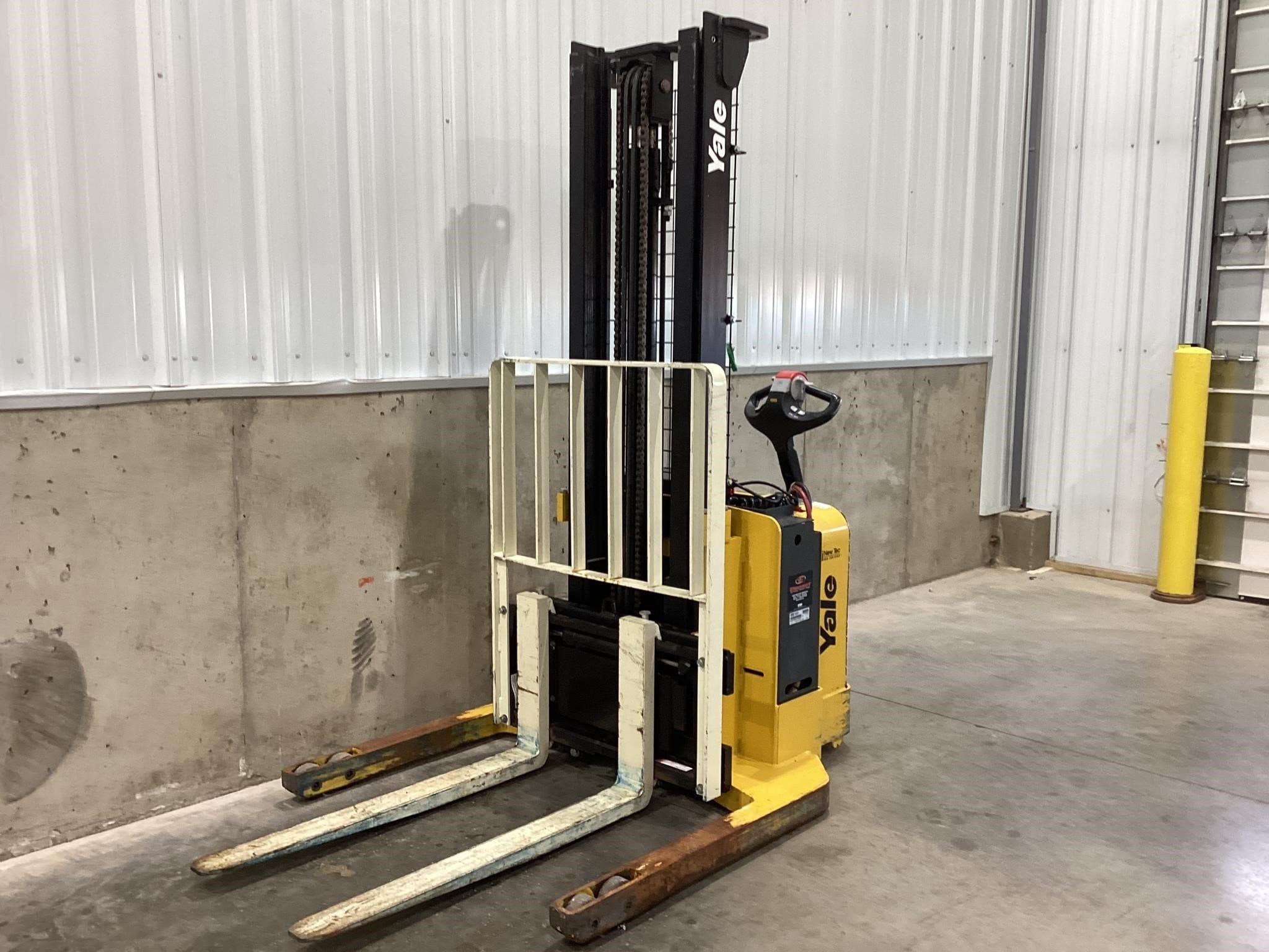 2017 Yale MSW040SF Equipment Image0