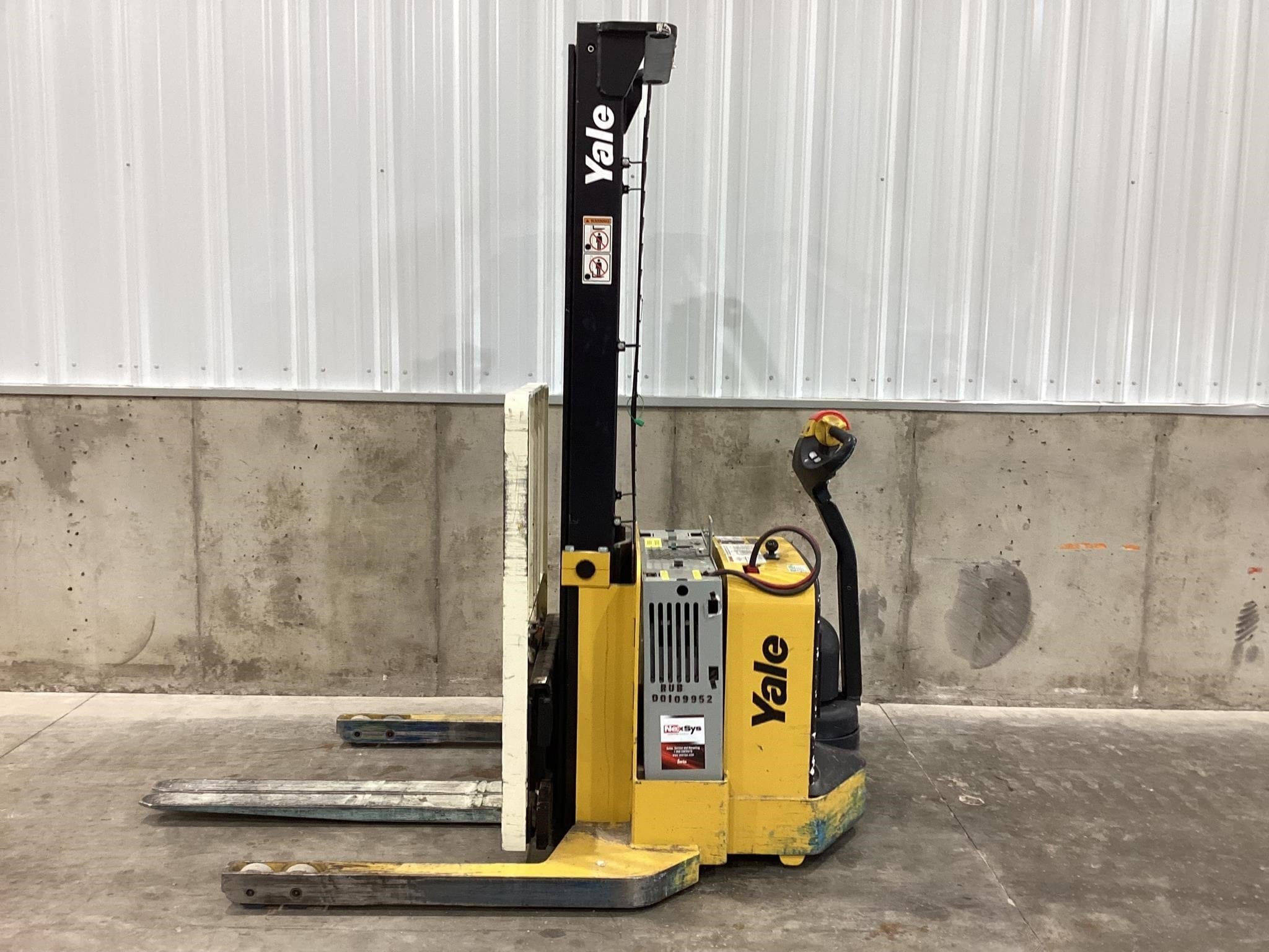 2013 Yale MSW040SF Equipment Image0