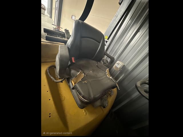 Image of Yale GLC050VXNVSE083 equipment image 4