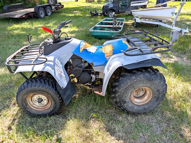 Image of Yamaha Moto 4 equipment image 4
