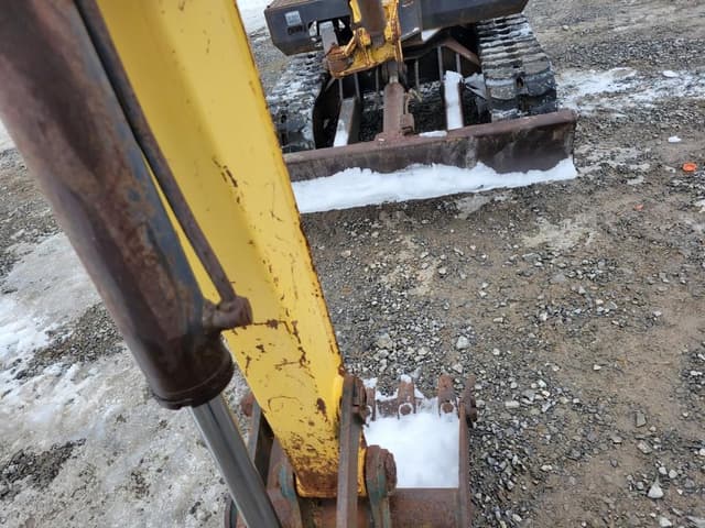 Image of Yanmar B22 equipment image 3