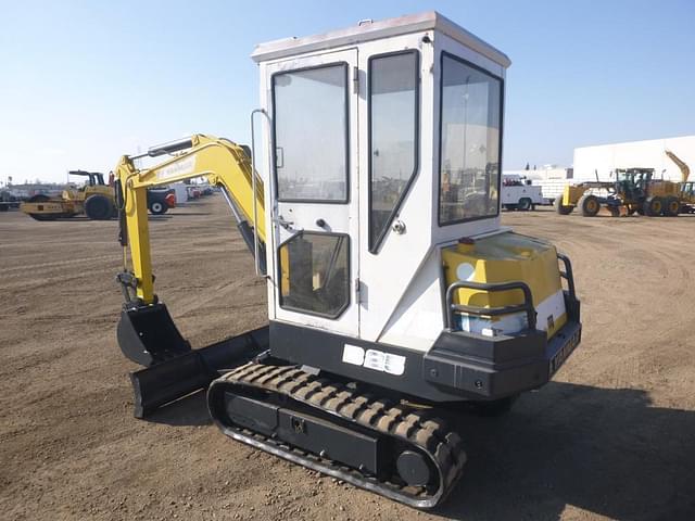 Image of Yanmar B25 equipment image 3