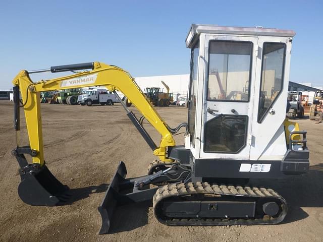 Image of Yanmar B25 equipment image 4