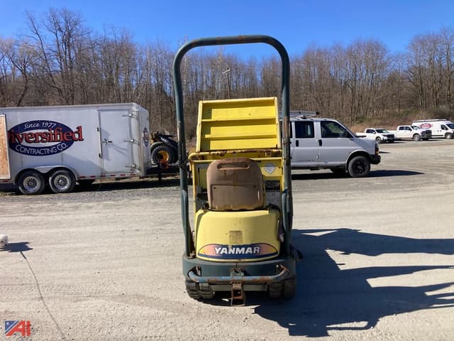 Image of Yanmar C12R equipment image 3