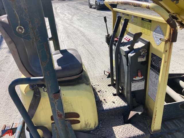 Image of Yanmar C12R equipment image 2