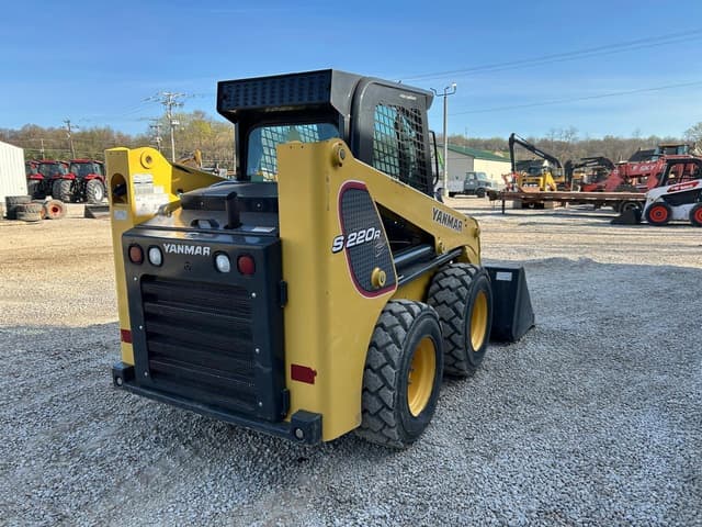 Image of Yanmar S220R equipment image 3