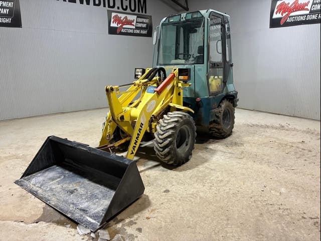 Image of Yanmar V3-3 equipment image 1