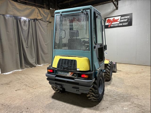 Image of Yanmar V3-3 equipment image 3