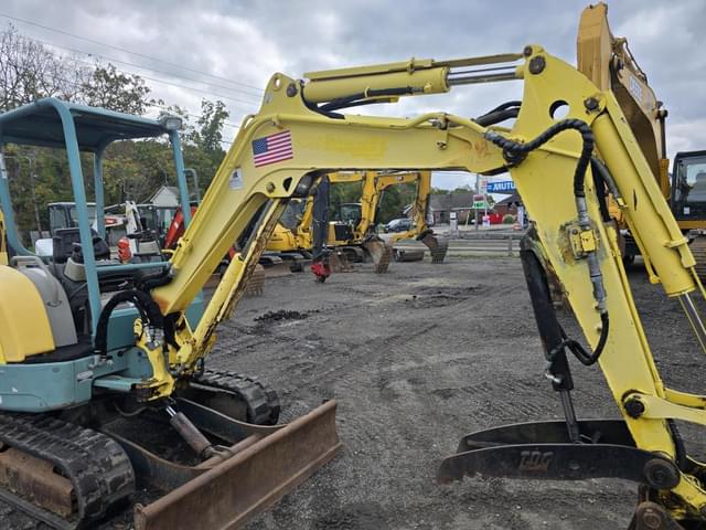 Image of Yanmar VIO35-3 equipment image 3