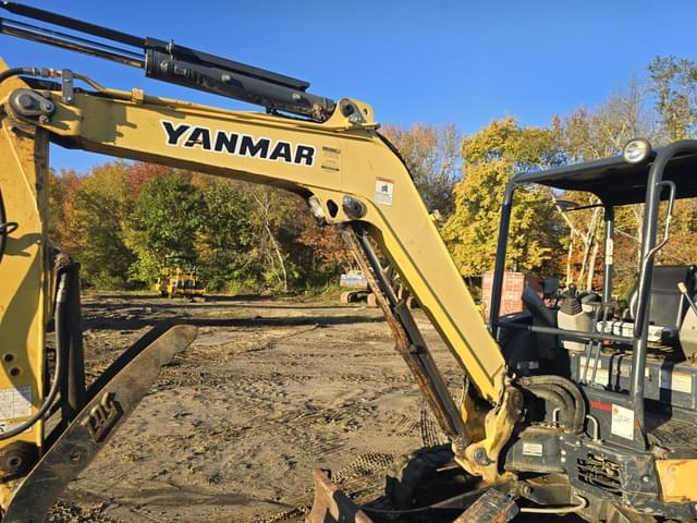 Image of Yanmar Vio35-6A equipment image 3