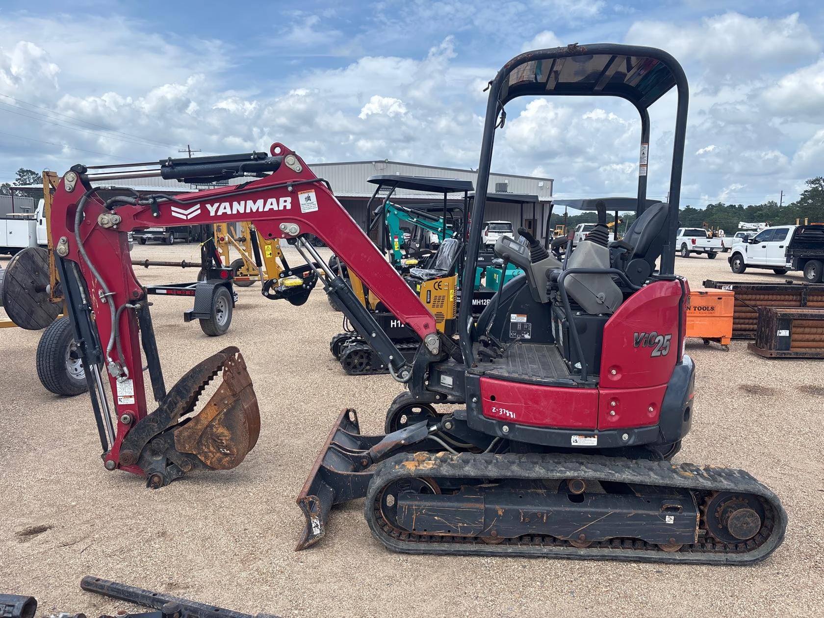 Yanmar VIO25-6A Equipment Image0