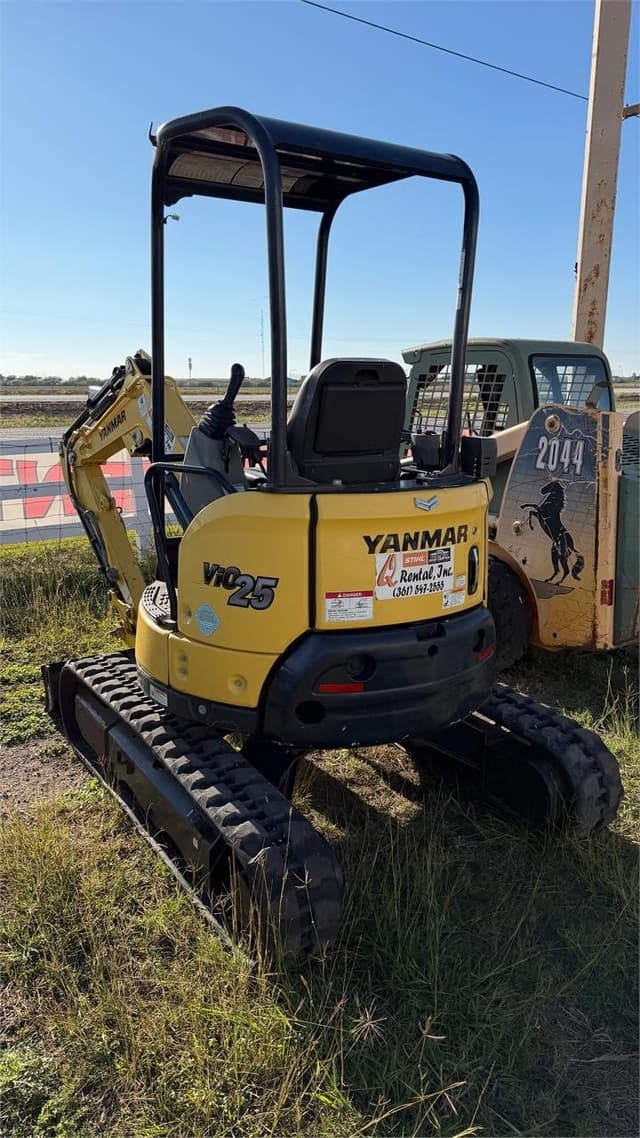 Image of Yanmar VIO25 equipment image 3