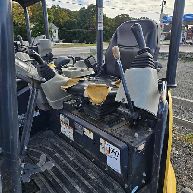 Image of Yanmar Vio35-6A equipment image 4