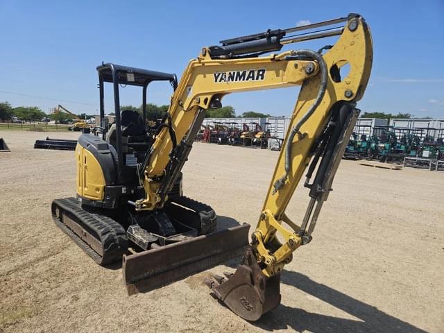 Image of Yanmar VIO35 equipment image 3
