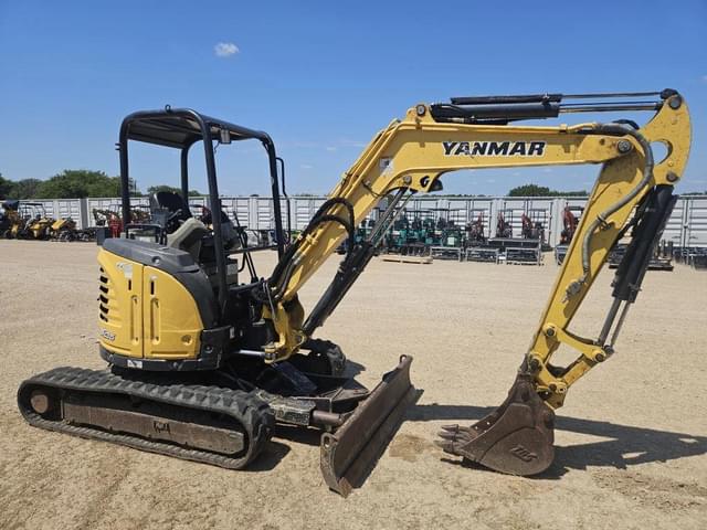 Image of Yanmar VIO35 equipment image 4