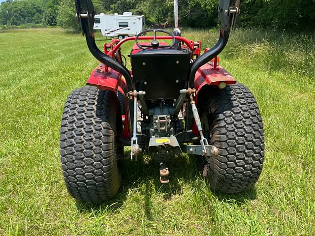 Image of Yanmar YM2000D equipment image 4