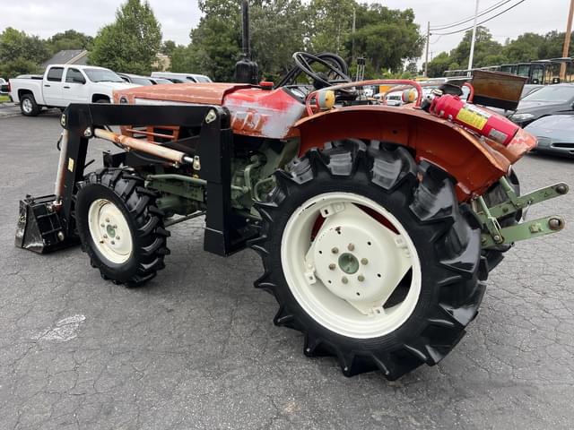 Image of Yanmar YM2610 equipment image 3