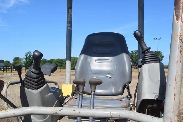 Image of Yanmar VIO17 equipment image 3