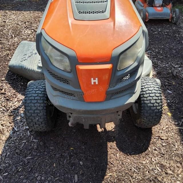 Image of Husqvarna YTH22V46 equipment image 3
