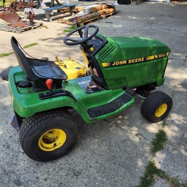 Image of John Deere LX172 equipment image 3