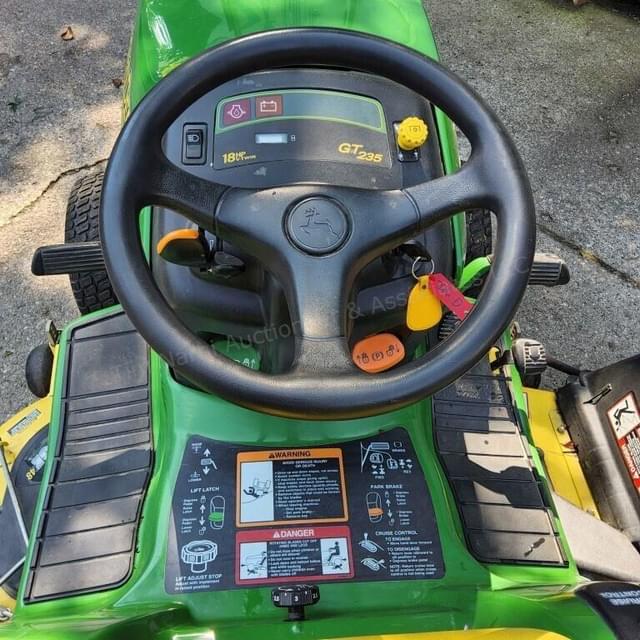 Image of John Deere GT235 equipment image 3