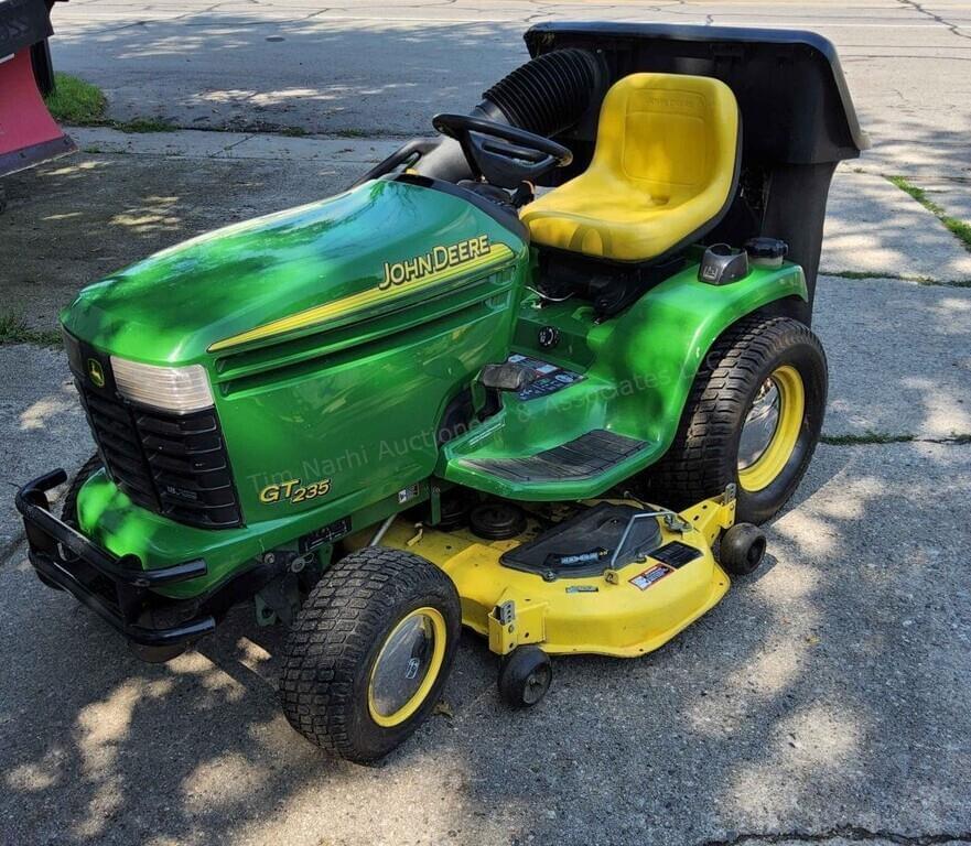 Image of John Deere GT235 Primary image