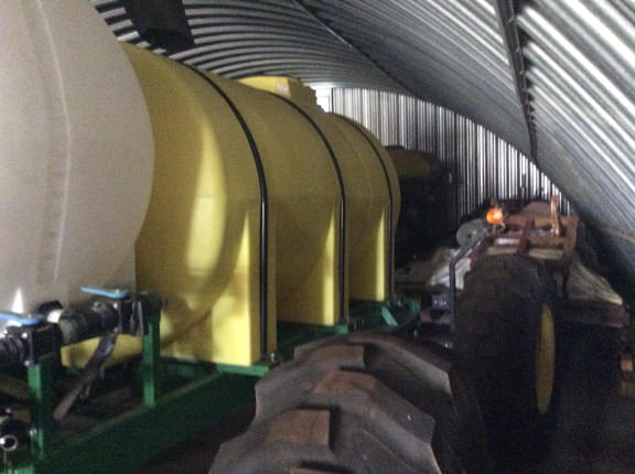 Image of Yetter 1600 equipment image 3