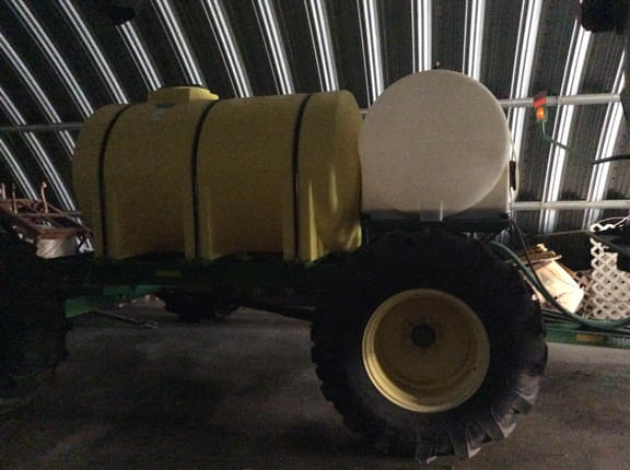 Image of Yetter 1600 equipment image 2