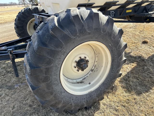 Image of Yetter 1600 equipment image 2