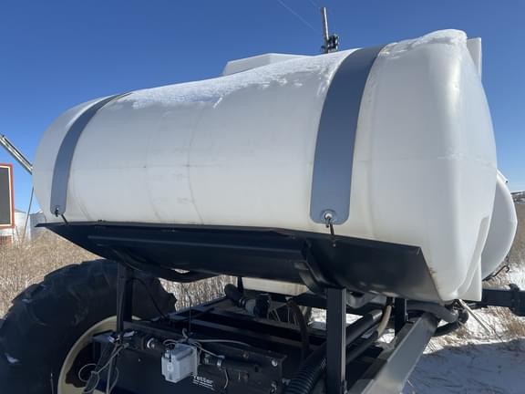Image of Yetter 1600/400 Dual Tank equipment image 2