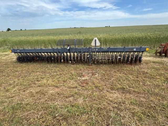 Image of Yetter 3421 equipment image 1