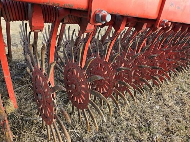 Image of Yetter 3421 equipment image 4