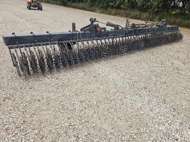 Image of Yetter 3530 equipment image 3