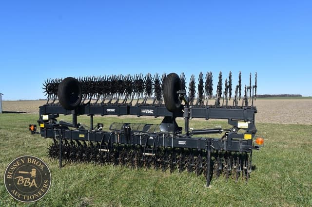 Image of Yetter 3530 equipment image 2