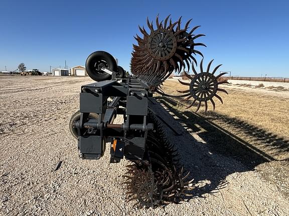 Image of Yetter 3560 equipment image 1