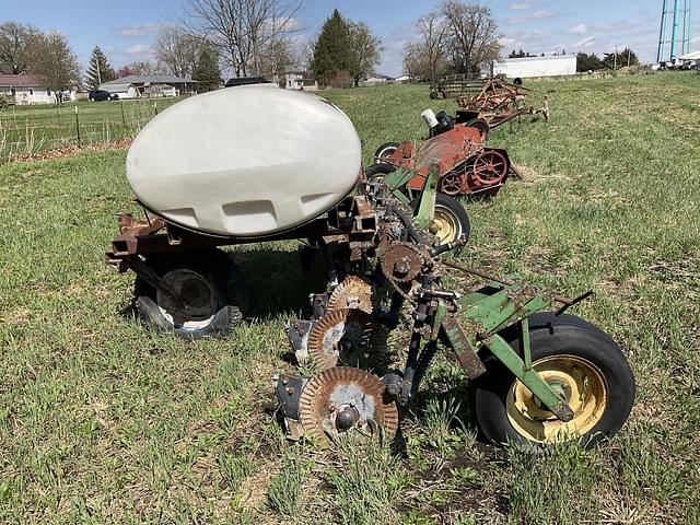 Image of Yetter 3800 equipment image 3