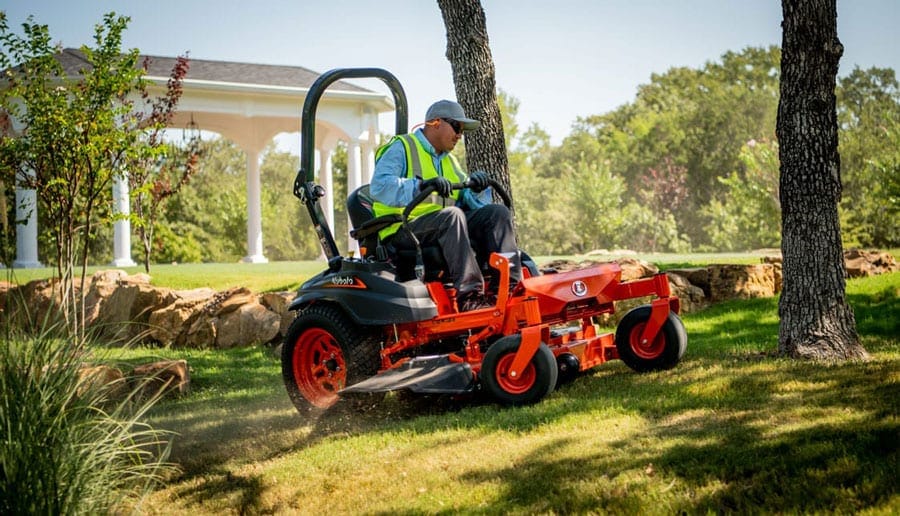 Kubota Z411 Equipment Image0