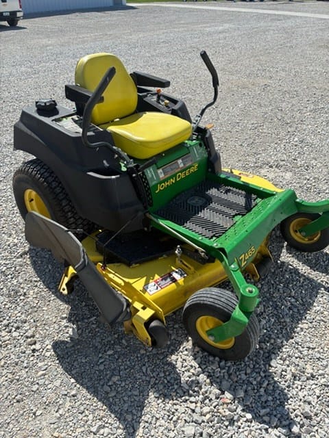 2011 John Deere Z465 Equipment Image0
